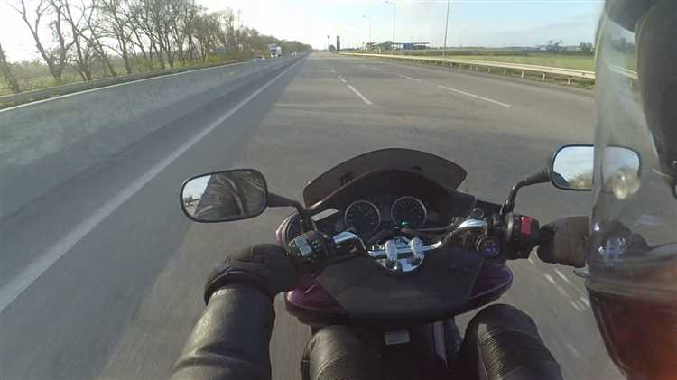 Как долго служат лампы головного света на Honda Forza MF10?