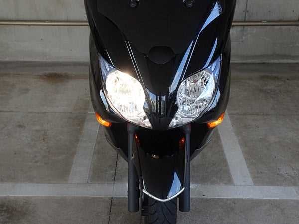 Какой головной свет на honda forza mf10