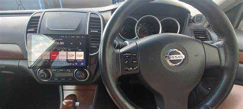 Почему на nissan bluebird sylphy подклинивает руль