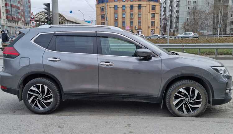 Сколько литров бак nissan x trail t32