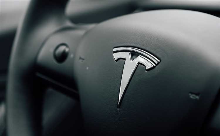 Где и как отслеживать курс акций Tesla на российских платформах