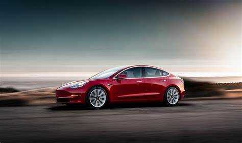 Сколько стоит базовая версия Tesla Model 3 в США в 2024 году