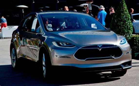 Что влияет на цену Tesla Model X в 2025 году?
